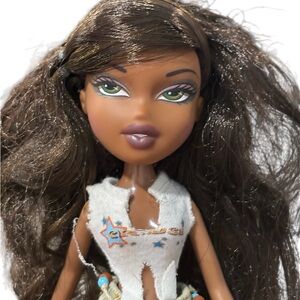 Bratz Sunkissed Summer Sasha Fashion Doll